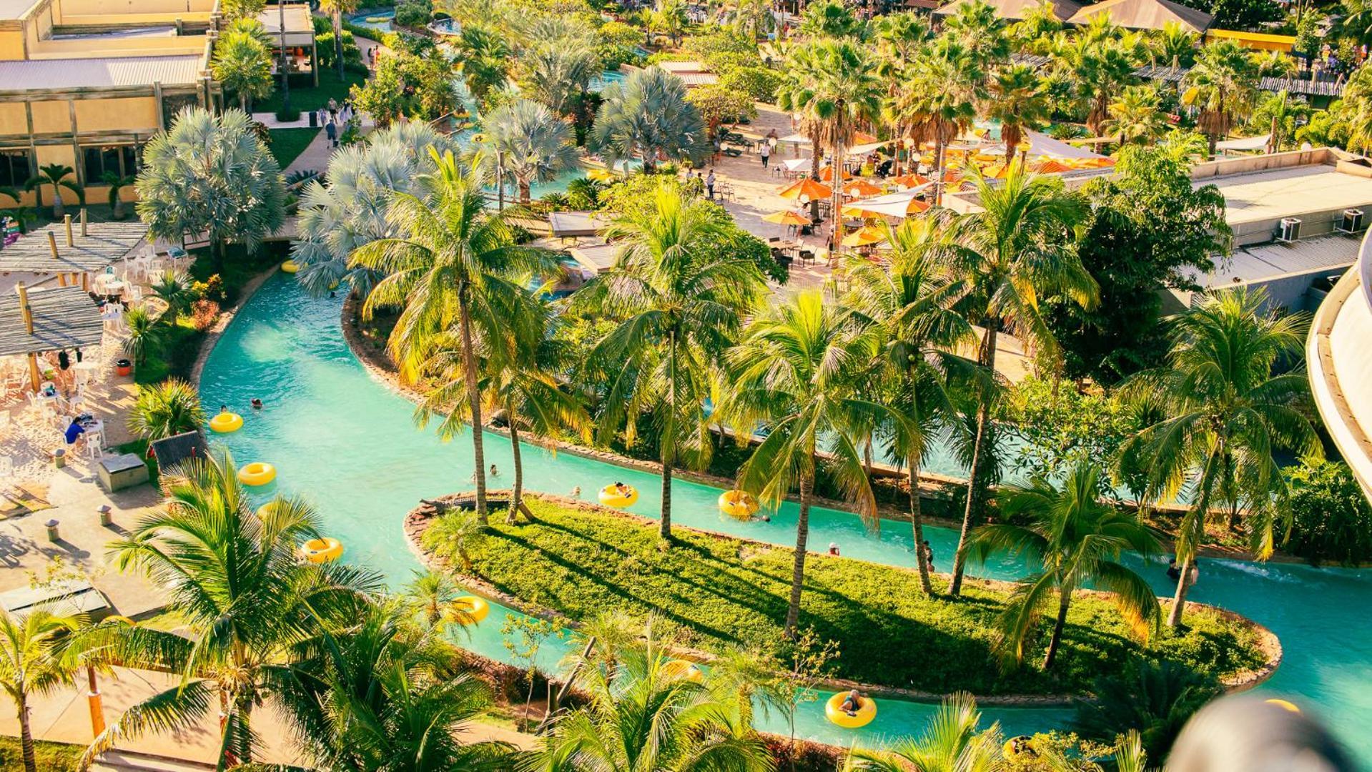 Hot Beach Resort Olímpia 外观 照片 The artificial river at the Atlantis Paradise Island